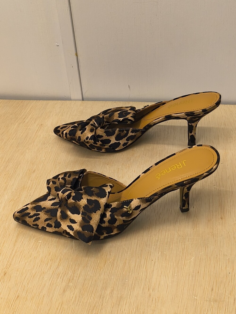 J. Renee Elonna Leopard Print Bow Pointed Toe Kitten Heels Mules Size 11M - Picture 2 of 7